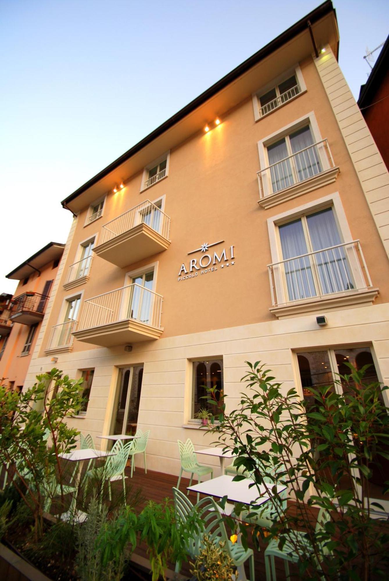 Aromi Piccolo Hotel Salo Exterior photo